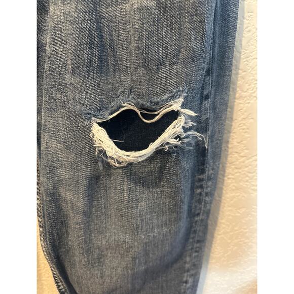 ⭐️ Women’s Silver Distressed Boyfriend Ankle Jeans. Size 25X25 - Picture 2 of 5